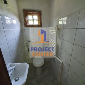 Vila deosebita cu o oaza de verdeata - imagine 12