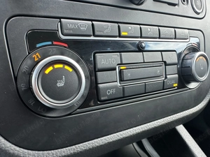 Volkswagen Jetta 1.6 Benzina 102 CP 2010 - imagine 18