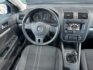 Volkswagen Jetta 1.6 Benzina 102 CP 2010 - imagine 14