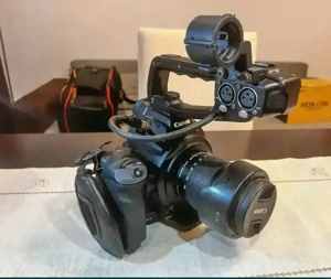 Canon c100 mk1 cu obiectie 18-135