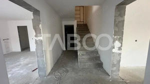 Casa de tip duplex 4 camere 140 mpu 2 bai zona Veterani in Sibiu - imagine 9