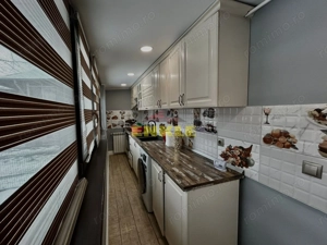 De vanzare apartament cu 3 camere, zona Piata Mare. - imagine 2