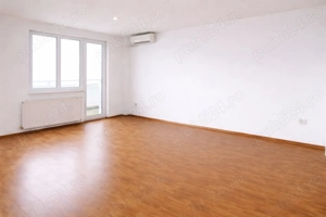 Vând apartament 3 camere complex Confort City 