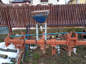 se vinde utilaj agricol