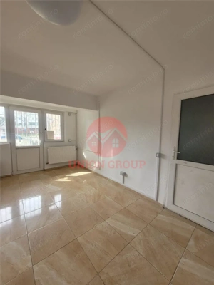 Apartament Spatiu Comercial 4 Camere Parter, Acces Stradal, Zona Casa de Cultura