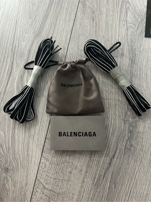 Balenciaga  - imagine 5