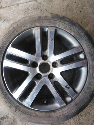 Janta auto aveți seria în foto