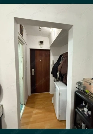 închiriez garsoniera 