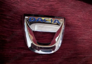 Emblema hayon/capota spate Dacia