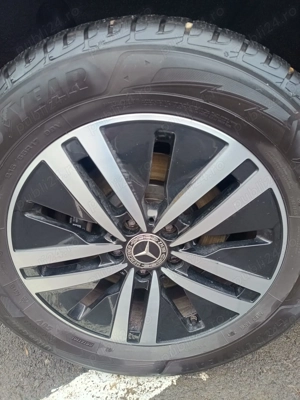 Mercedes Benz GLB 220 - imagine 5