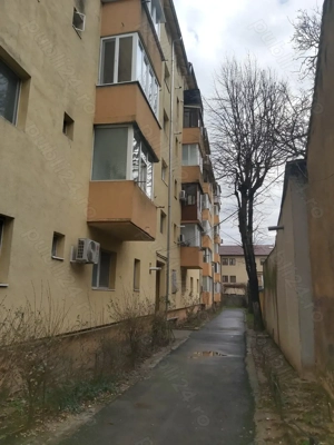 Proprietar vand apartament cu 3 camere girocului