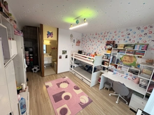 Apartment 3 camere, grădină proprie , spațios  - imagine 9