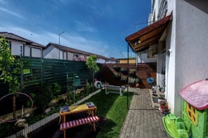 Apartment 3 camere, grădină proprie , spațios  - imagine 2