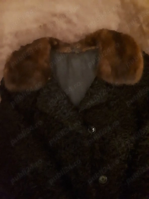 Haină neagra de blană naturală astrahan cu gulerul de nurca + căciula  tip pălărie  asortată   - imagine 4