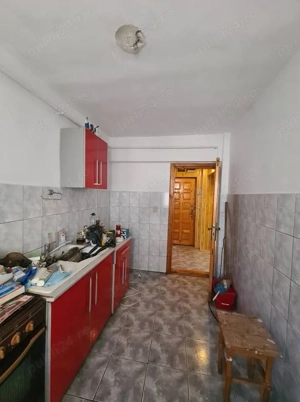 Vand apartament semodecomandat, 3 camere, ultracentral, etajul 4, vizavi de nada florilor - imagine 3