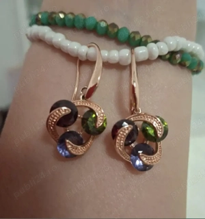 Cercei aurii cu pietre