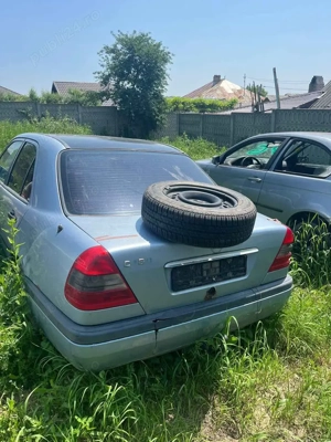 Dezmembrez Mercedes C Class 2001 1.8 benzina - imagine 2