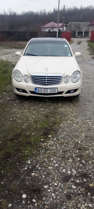 Vînd  Mercedes  E clas  2009