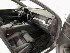 Volvo XC 60 - imagine 10