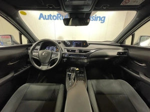 Lexus UX - imagine 7