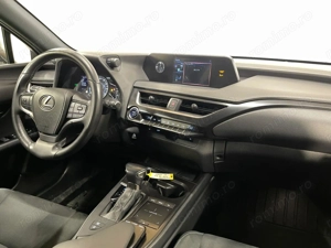 Lexus UX - imagine 8