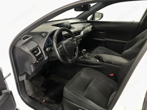 Lexus UX - imagine 5