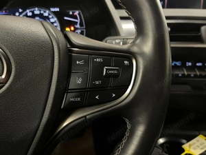 Lexus UX - imagine 17