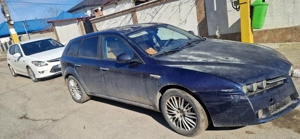 Vând sau dezmembrez alfa romeo 159 2.4 toata 5000 de roni - imagine 5
