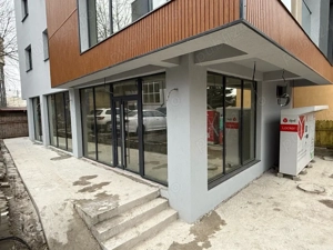 Inchiriez Spatiu comercial  si spatiu de birouri  langa Primaria Vaslui - imagine 2