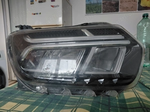 Vand, far Dacia  Duster. 500lei  - imagine 2