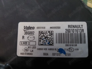 Vand, far Dacia  Duster. 500lei 