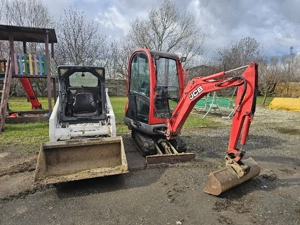 Executam lucrari cu miniexcavator si miniîncărcător