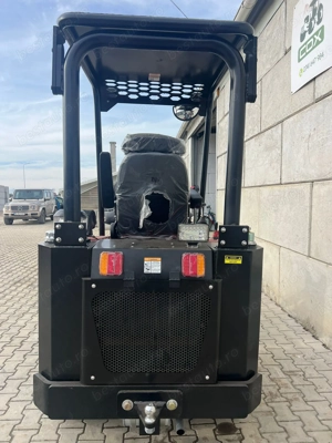 Incarcator frontal Mammut WL10   ridica 800 kg   inaltime 2,5 m   25 Hp - imagine 3