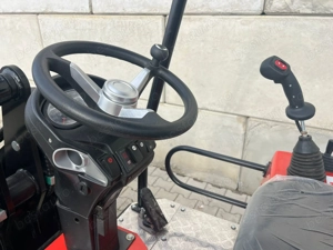 Incarcator frontal Mammut WL10   ridica 800 kg   inaltime 2,5 m   25 Hp - imagine 5