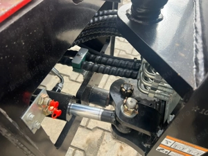 Incarcator frontal Mammut WL10   ridica 800 kg   inaltime 2,5 m   25 Hp - imagine 8