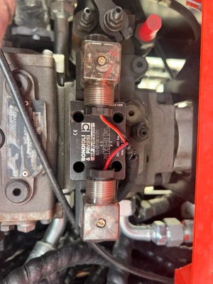 Incarcator frontal Mammut WL10   ridica 800 kg   inaltime 2,5 m   25 Hp - imagine 10