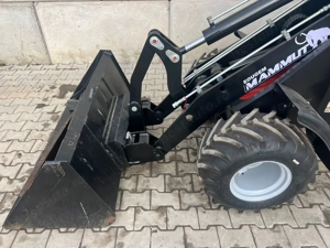 Incarcator frontal Mammut WL10   ridica 800 kg   inaltime 2,5 m   25 Hp - imagine 7