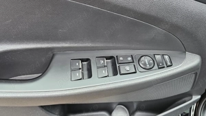 *** Hyundai Tucson 1.7 CRDI 4WD 141 CP 4 2 Aut. 143.700 km*** - imagine 8