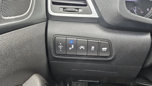 *** Hyundai Tucson 1.7 CRDI 4WD 141 CP 4 2 Aut. 143.700 km*** - imagine 9