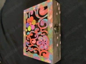 Cutie de bijuterii din lemn pictata manual