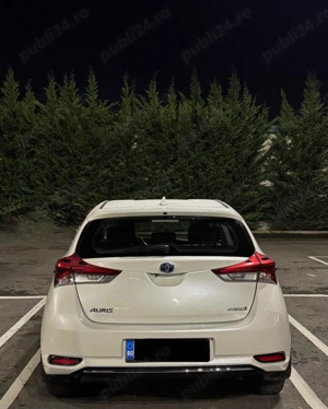 Toyota Auris Hybrid - imagine 4
