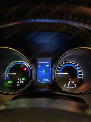 Toyota Auris Hybrid - imagine 5