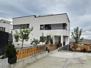 BLITZ EXCLUSIV - Casa multifunctionala, 380 mp utili, zona Vivo - imagine 2