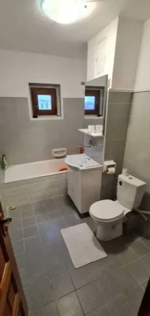 Proprietar, închiriez apartament cu 3 camere, zona Bucovina - imagine 6