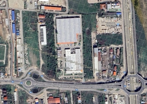 Teren 4725 mp, 2 hale  x 440 mp, 3000 mp căi betonate, trei deschideri la drumuri asfaltate - imagine 4