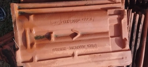 vînd tiglă bună 7000 de bucăți.