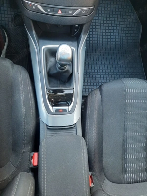 Peugeot fabricat în 2016 - imagine 8