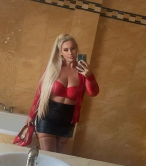 blonda  40 ani  - imagine 2