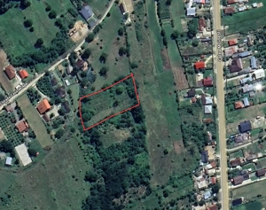 Vând TEREN EXTRAVILAN = 1,400 mp (cu 3 euro mp) în Luncani,  Bacău 