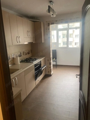 Ap 3 camere, Dristor, Bd Rm Sarat, et 6 8, loc de parcare - imagine 2